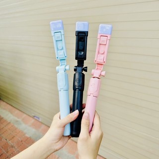 Gậy tripod 3 chân selfie stick r1s tích hợp đèn trợ sáng chụp ảnh , có kết nối bằng bluetooth