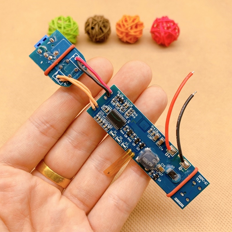 Mạch tăng áp pin 3.7v nhấn nút tăng 3 mức 8v - 10v - 12v. Mạch boost áp 3,7V lên 12V dùng DIY quạt cầm tay, đèn led