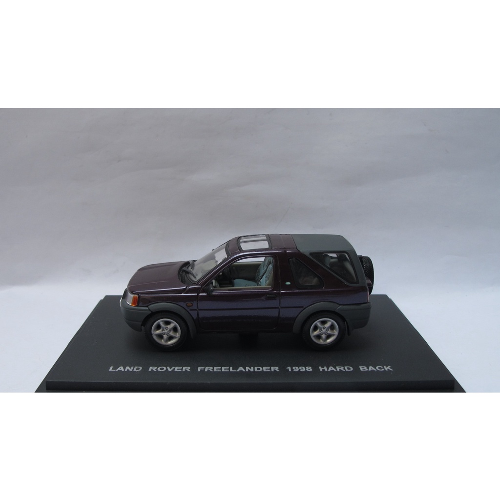Mô hình xe Universal Hobbies LAND ROVER Freelander 1998 Hard Back tỷ lệ 1:43