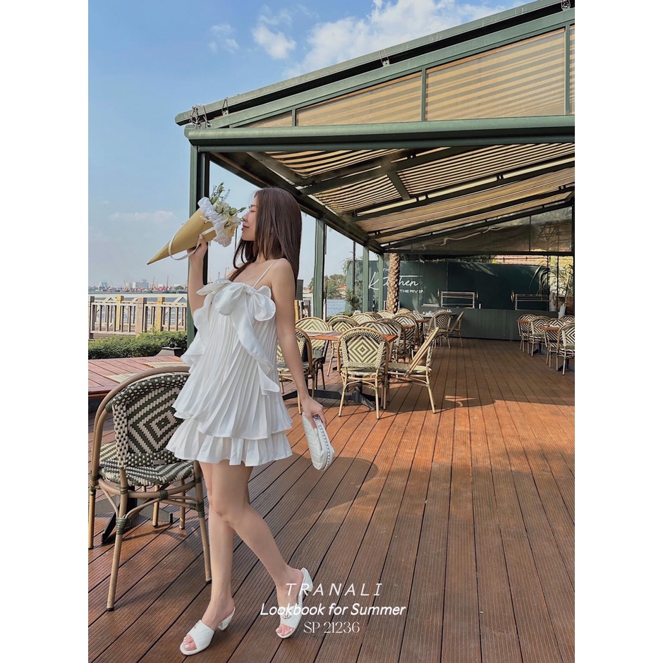 Đầm Suông Dập Ly Nơ Ngực