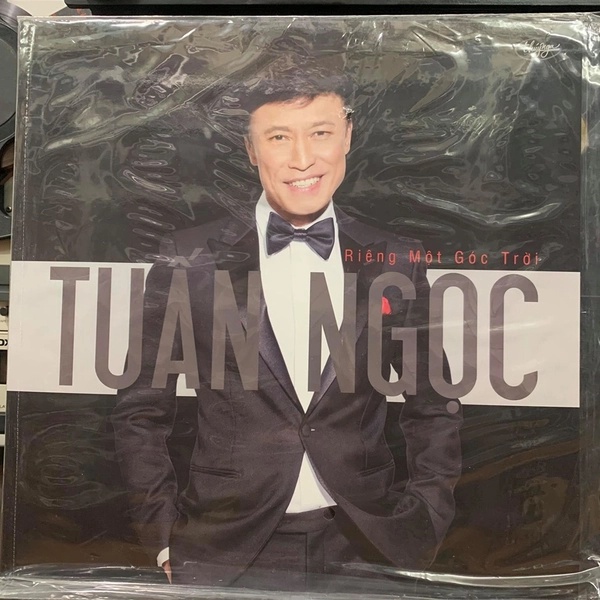 Đĩa than tuấn ngọc - riêng một góc trời