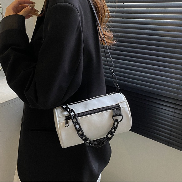 Túi đeo chéo trống kèm dây xích trendy mã 1677 hàng Quảng Châu có sẵn