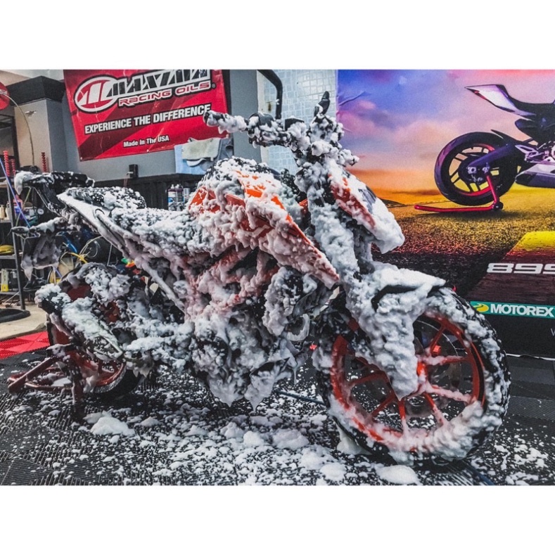 Chai xà bông bọt tuyết đậm đặc rửa xe máy, xe ô tô, nước rửa xe bọt tuyết 3M car wash foam 500ML , 1L