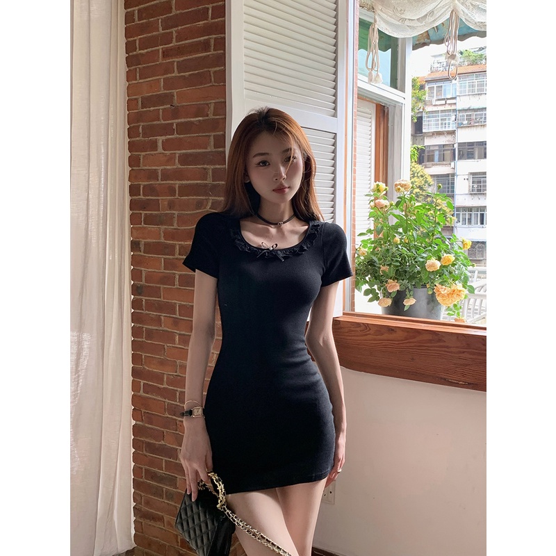 QKOOLE  Đầm Ngắn Tay Ôm Dáng Phối Ren Thắt Nơ Xinh Xắn Đen