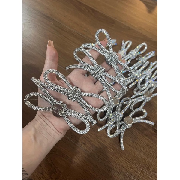 Tag cài dây đính đá