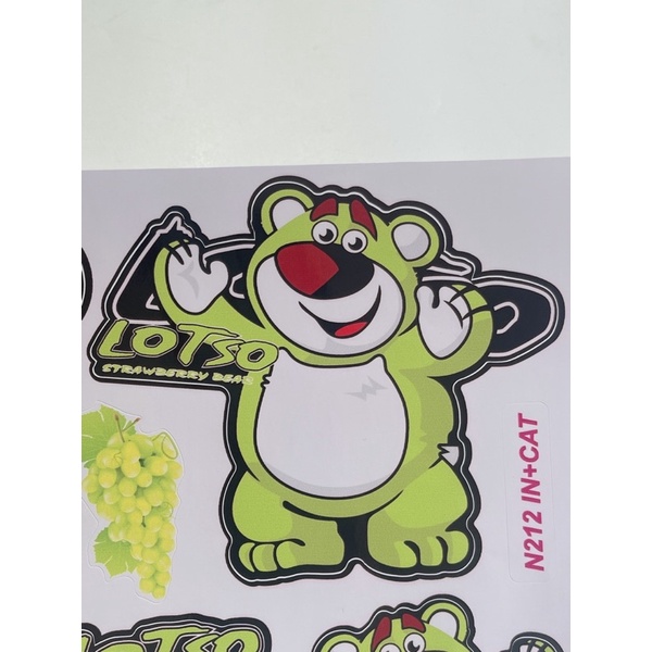 Set 7 logo tem gấu dâu, gấu Lotso đủ màu có sẵn keo dán.
