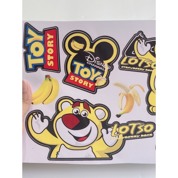 Set 7 logo tem gấu dâu, gấu Lotso đủ màu có sẵn keo dán.