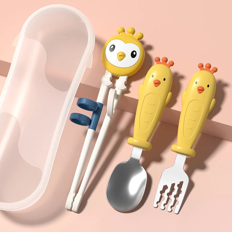 Set Đũa Thìa Nĩa Có Hộp Đựng Cho Bé Hình Chú Gà Xinh Xắn