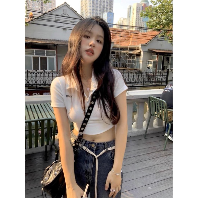 Áo croptop khuy bấm sexy | Áo polo croptop ngắn tay ôm ngực trắng thanh thuần kiểu dáng năng động