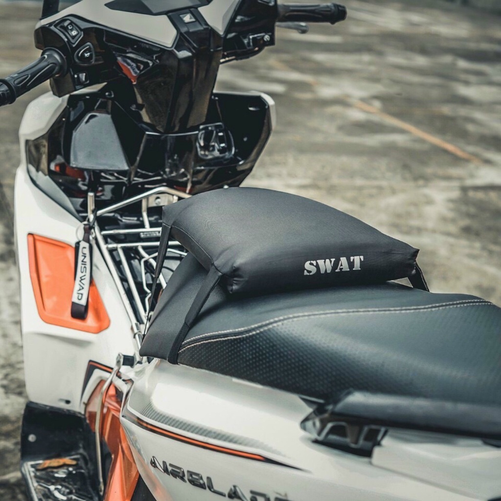 Đệm lót yên xe máy SWAT siêu êm, đàn hồi tốt, các loại xe máy đều dùng được