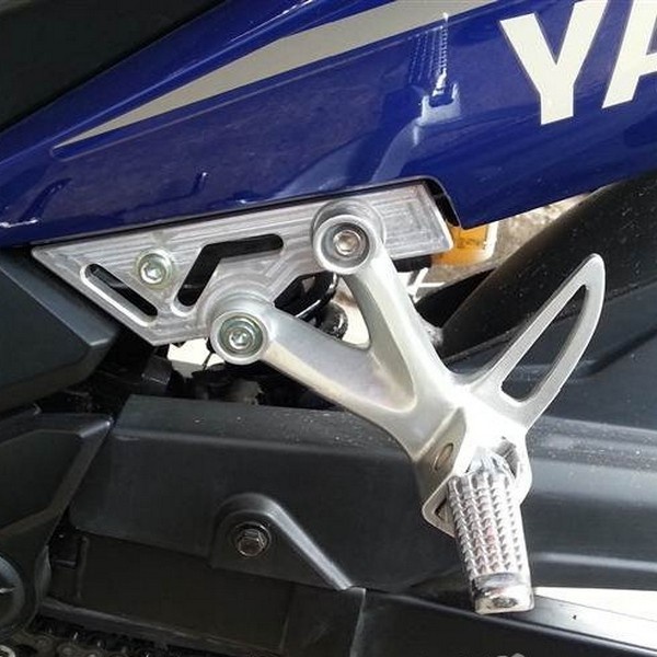 Bộ Gác Chân Sau Kiểu Raider Có Pát CNC Gắn Cho Exciter 135, Sirius