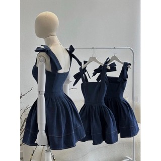 ĐẦM JEAN DÂY CỘT VAI