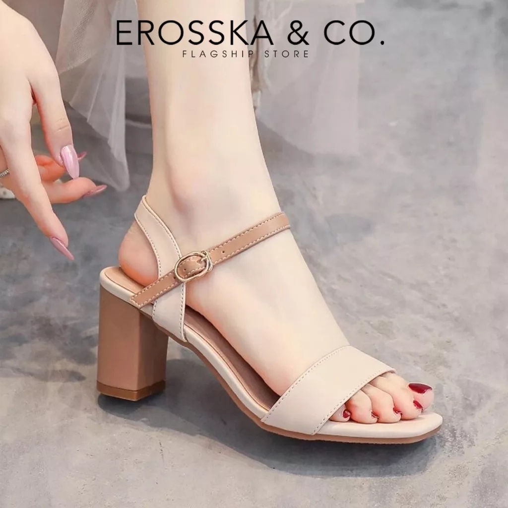Erosska - Giày sandal nữ mũi hở phong cách thanh lịch cao 7cm màu kem phối bò _ EB059