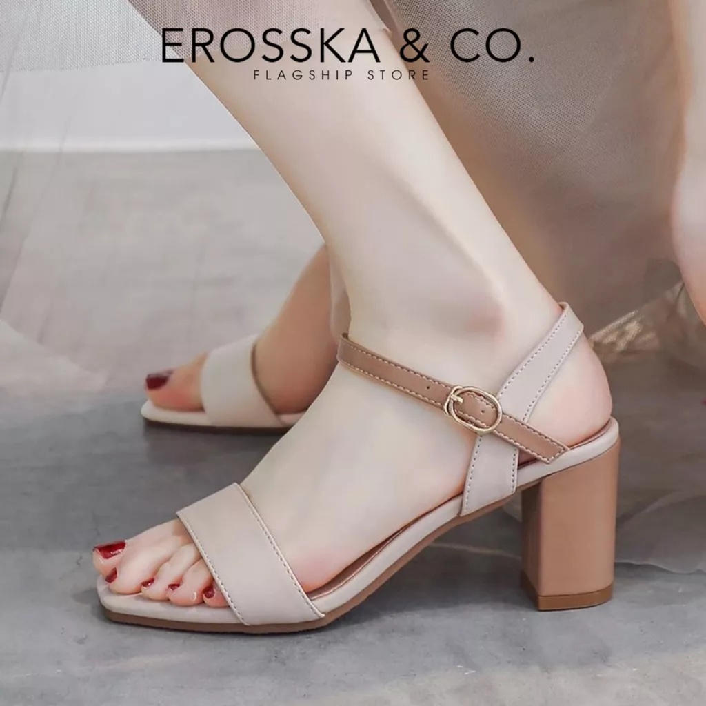 Erosska - Giày sandal nữ mũi hở phong cách thanh lịch cao 7cm màu kem phối bò _ EB059