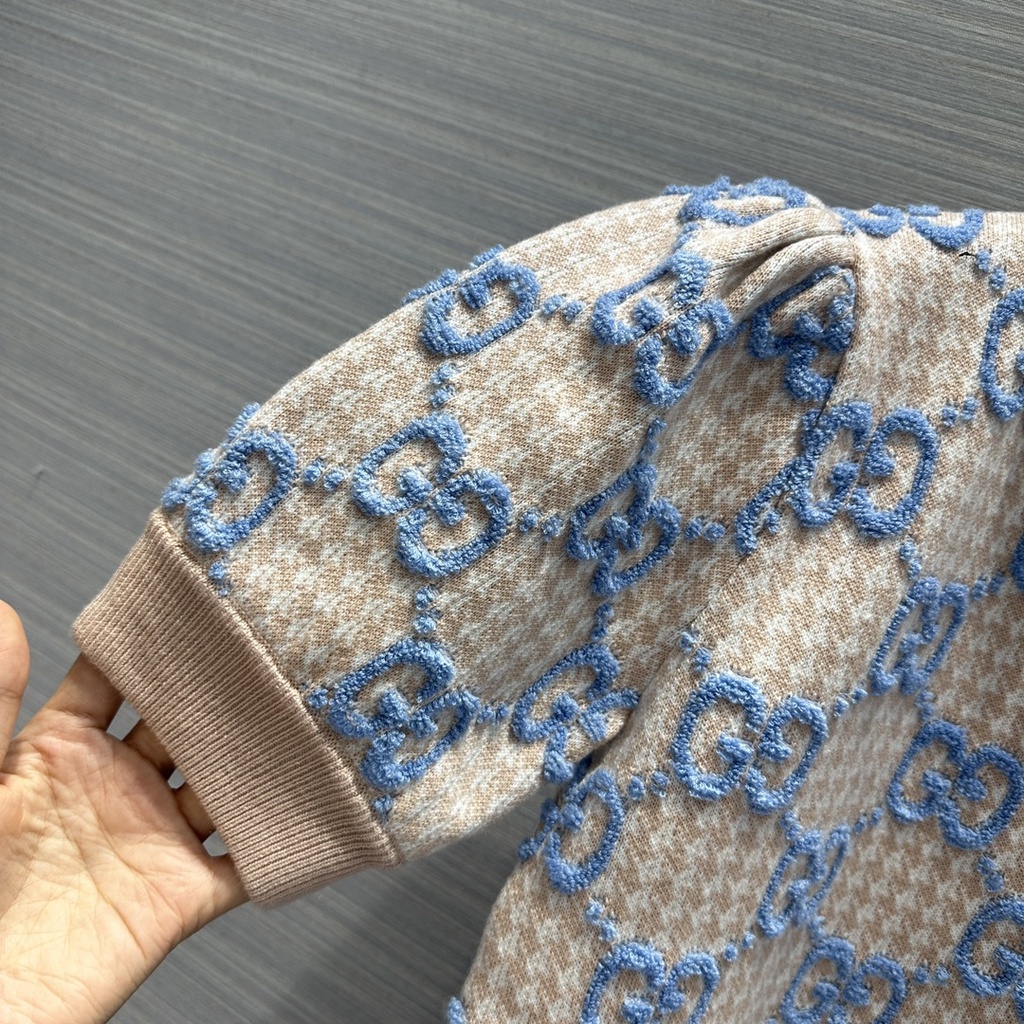 Váy len dệt kim ngắn tay nữ Gucci GC GG đính pearl thêu logo sành điệu