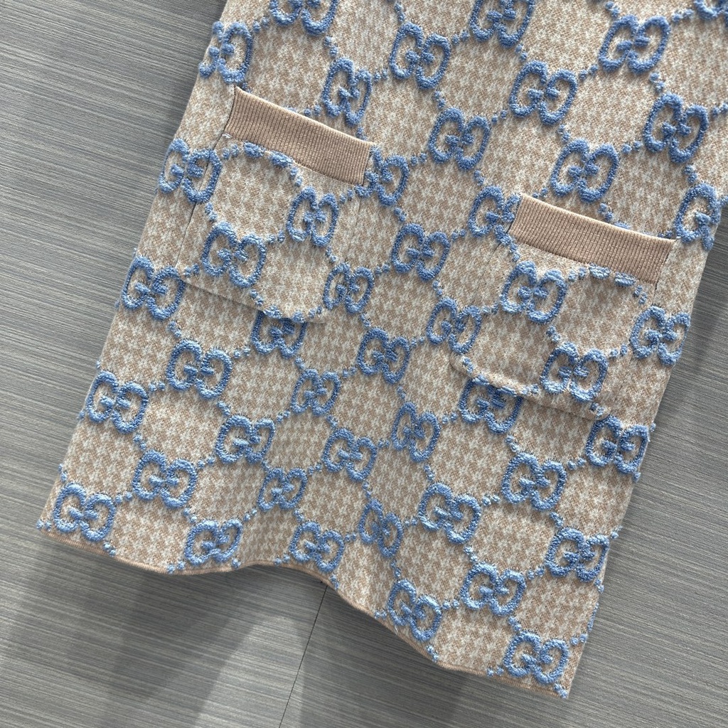 Váy len dệt kim ngắn tay nữ Gucci GC GG đính pearl thêu logo sành điệu