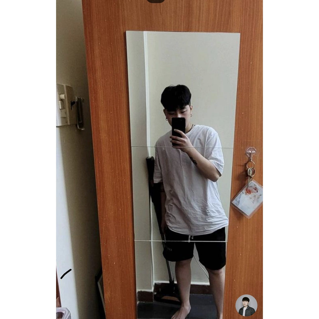 Gương dán tường soi toàn thân 𝐆𝐈𝐀́ 𝐗𝐔̛𝐎̛̉𝐍𝐆 Gương dán tủ giá trên là giá 1 tấm  25x25cm