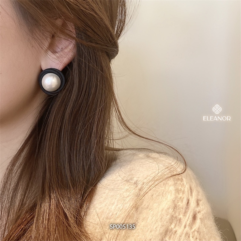 Bông tai nữ chuôi bạc 925 Eleanor Accessories đính ngọc trai nhân tạo viền đen phụ kiện trang sức 5135