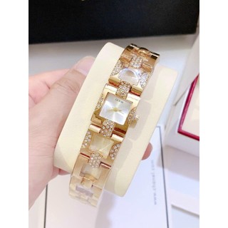 Đồng hồ nữ Guess dạng lắc đeo tay siêu đẹp