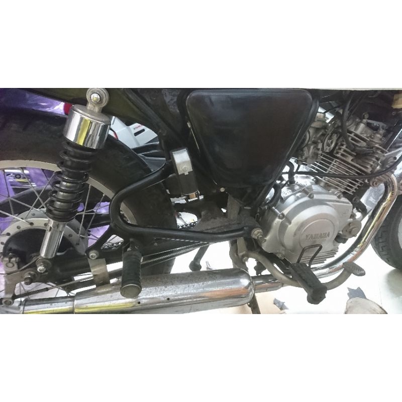 Gác chân gập lên xuống cho trẻ em, lắp cho Yamaha YB125