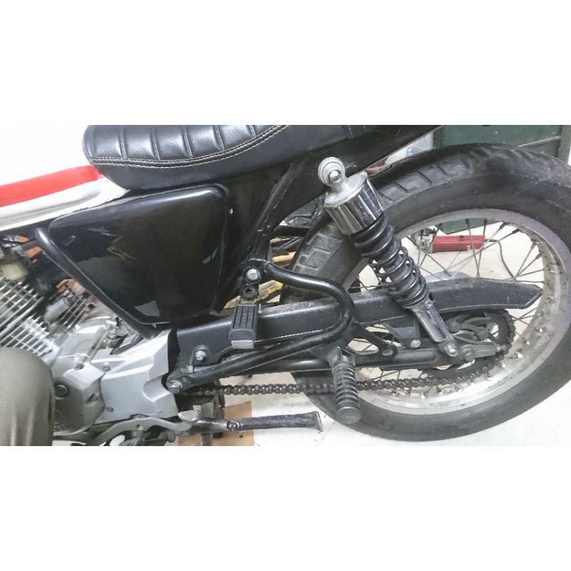 Gác chân gập lên xuống cho trẻ em, lắp cho Yamaha YB125
