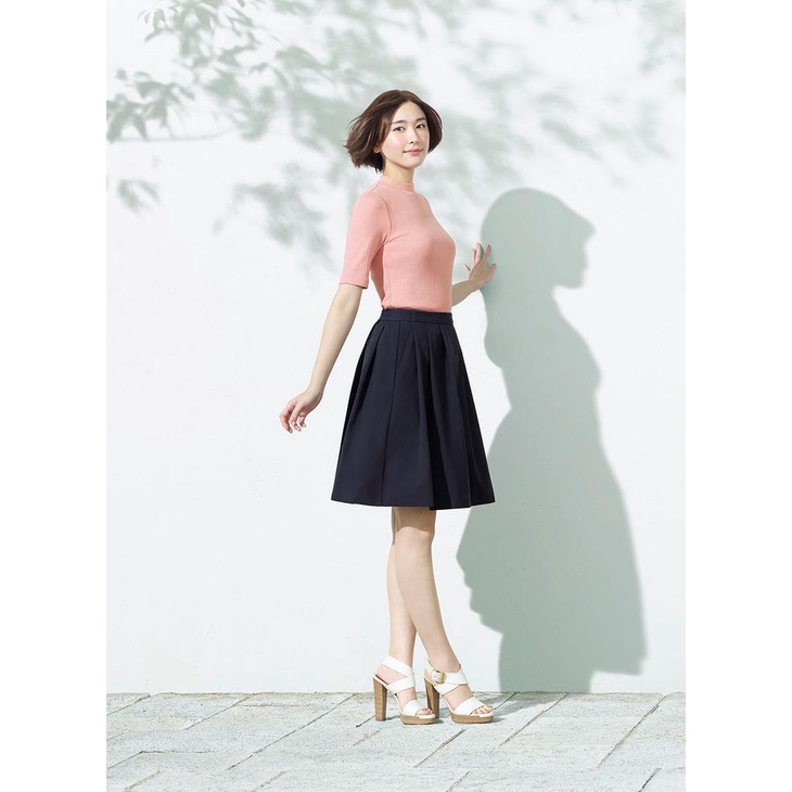 Chân váy xếp ly Uniqlo - nữ tính, xinh xắn