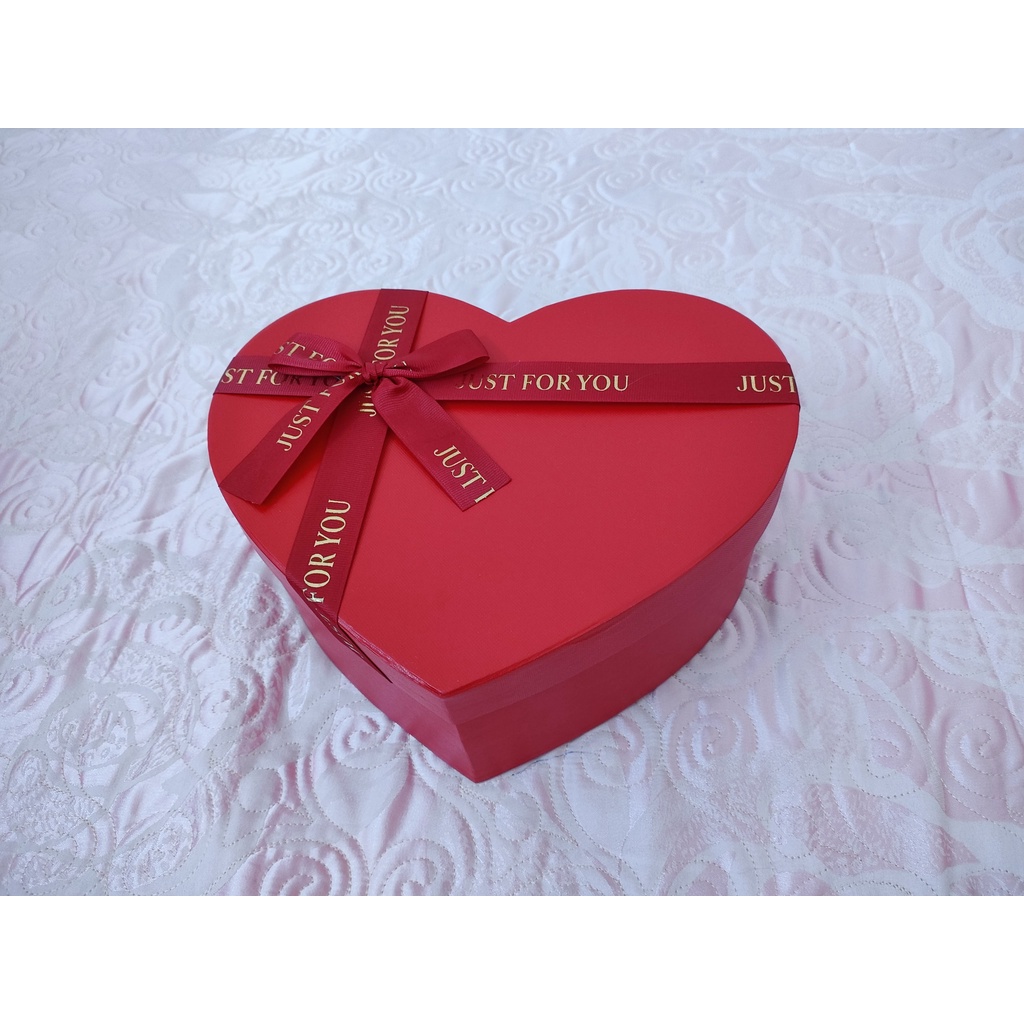 Hộp quà hình tim cao