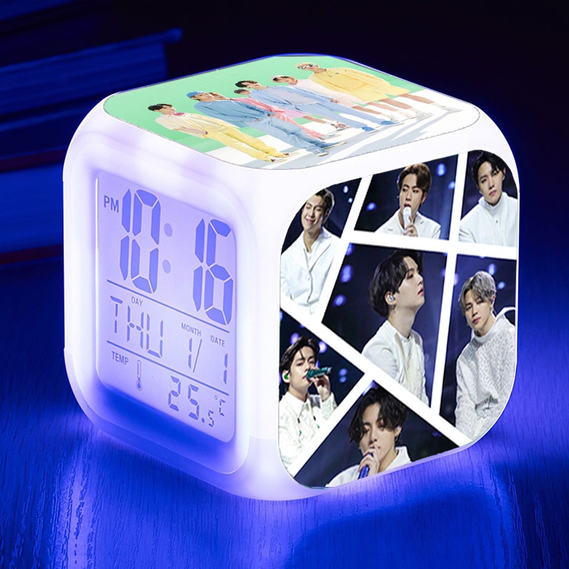 Đồng hồ báo thức để bàn in hình BTS RM Jin Suga J-Hope Jimin V Jungkook đèn LED đổi màu chibi xinh xắn