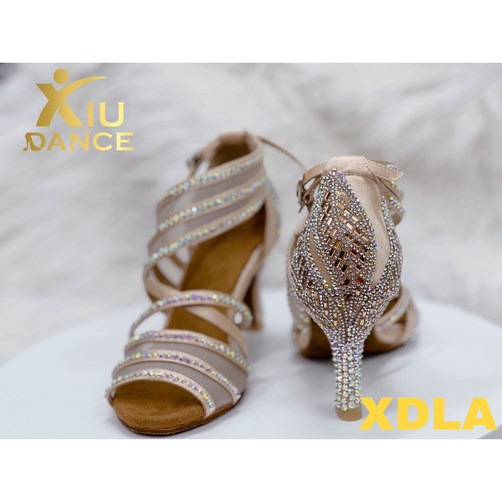 Giày khiêu vũ đính đá