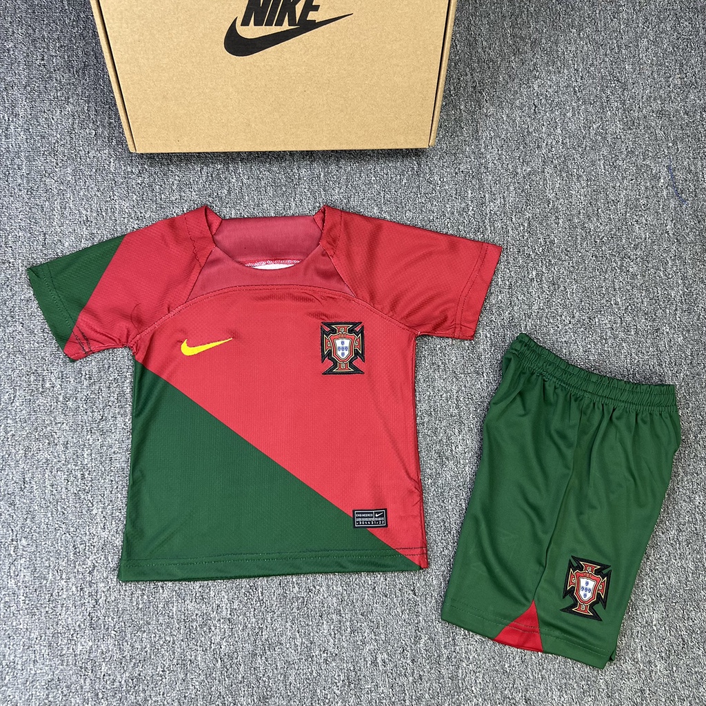 Áo quần đá bóng trẻ em 13-45kg ,áo đá banh tuyển Bồ Đào Nha, Ronaldo cho bé - aobongda999.vn