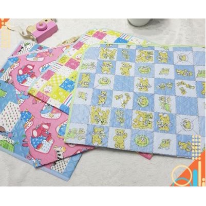 Chiếu Lót nhựa Chống Thấm 2 lớp, họa tiết ngộ nghĩnh dễ thương Cho trẻ Sơ Sinh, loại to, dày dặn, bền