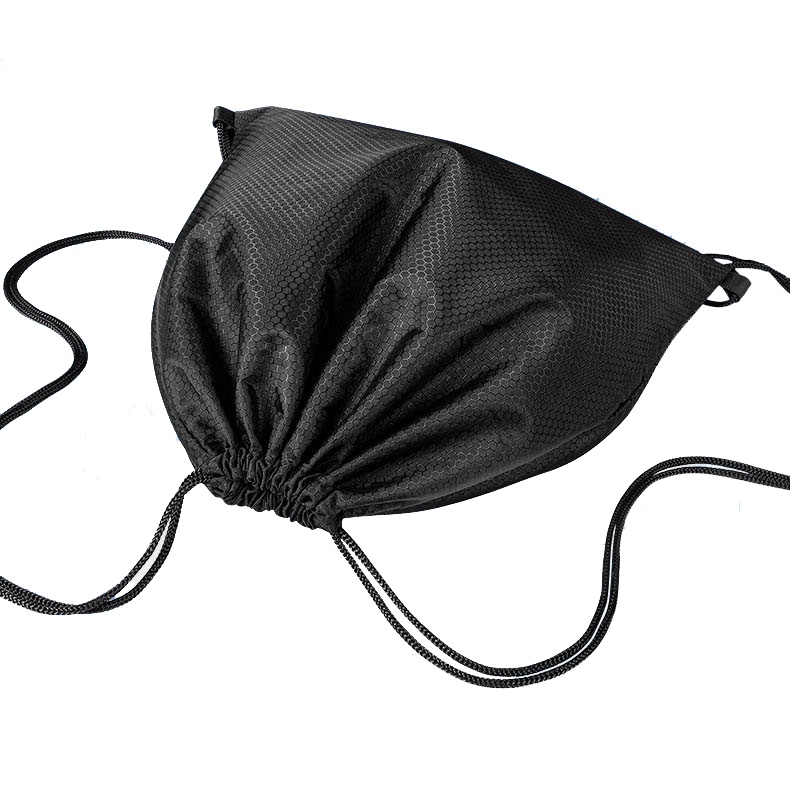 Túi vải rút đựng mũ bảo hiểm hạn chế trầy xước với 3 kích cỡ lựa chọn - Hội quán Phượt XTU khuyên dùng