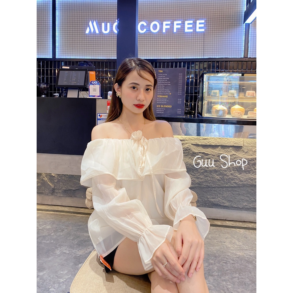 Áo tơ trễ vai cổ hoa