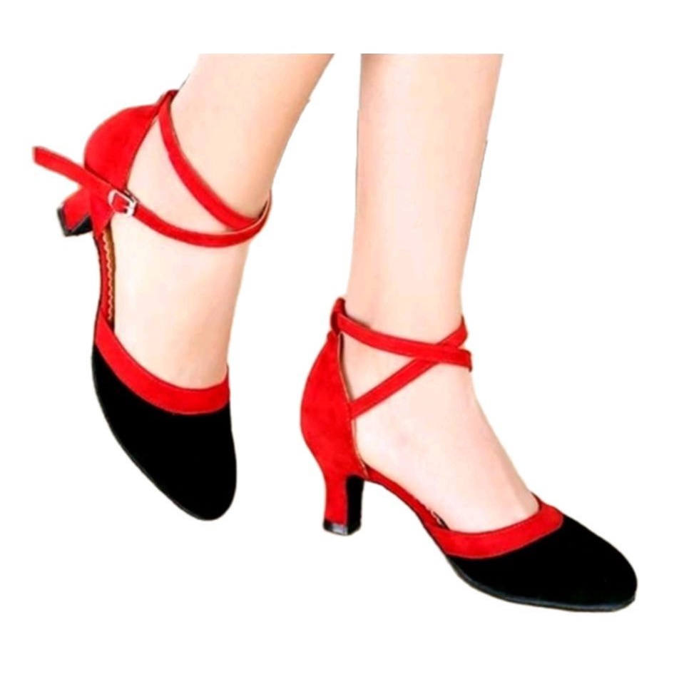 Giày khiêu vũ bít mũi pha màu đỏ đen đế da mềm -gót 5 phân