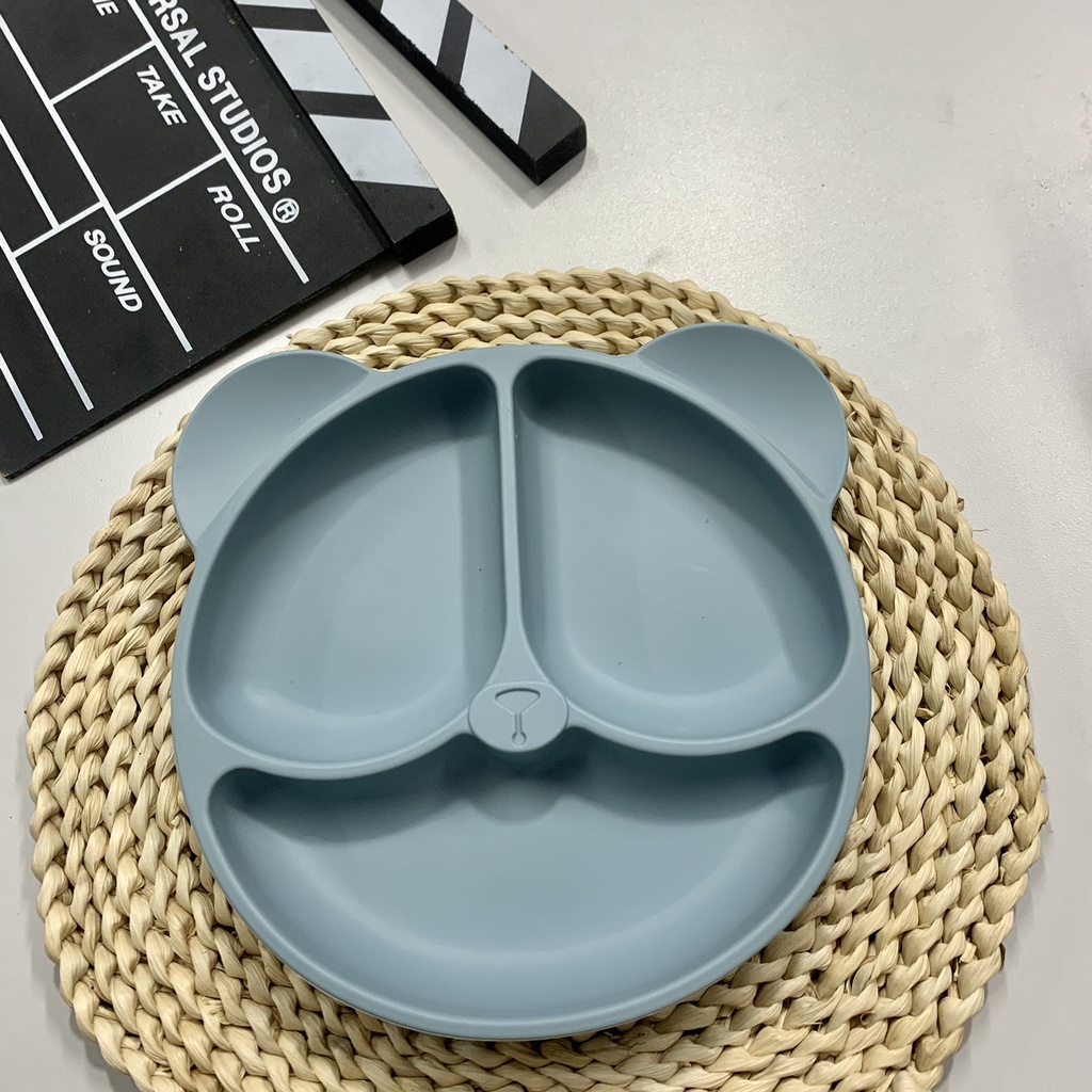 khay cho bé ăn dặm silicon cao cấp hình gấu 3 nút hít đế chân không, kích thước 19x19cm