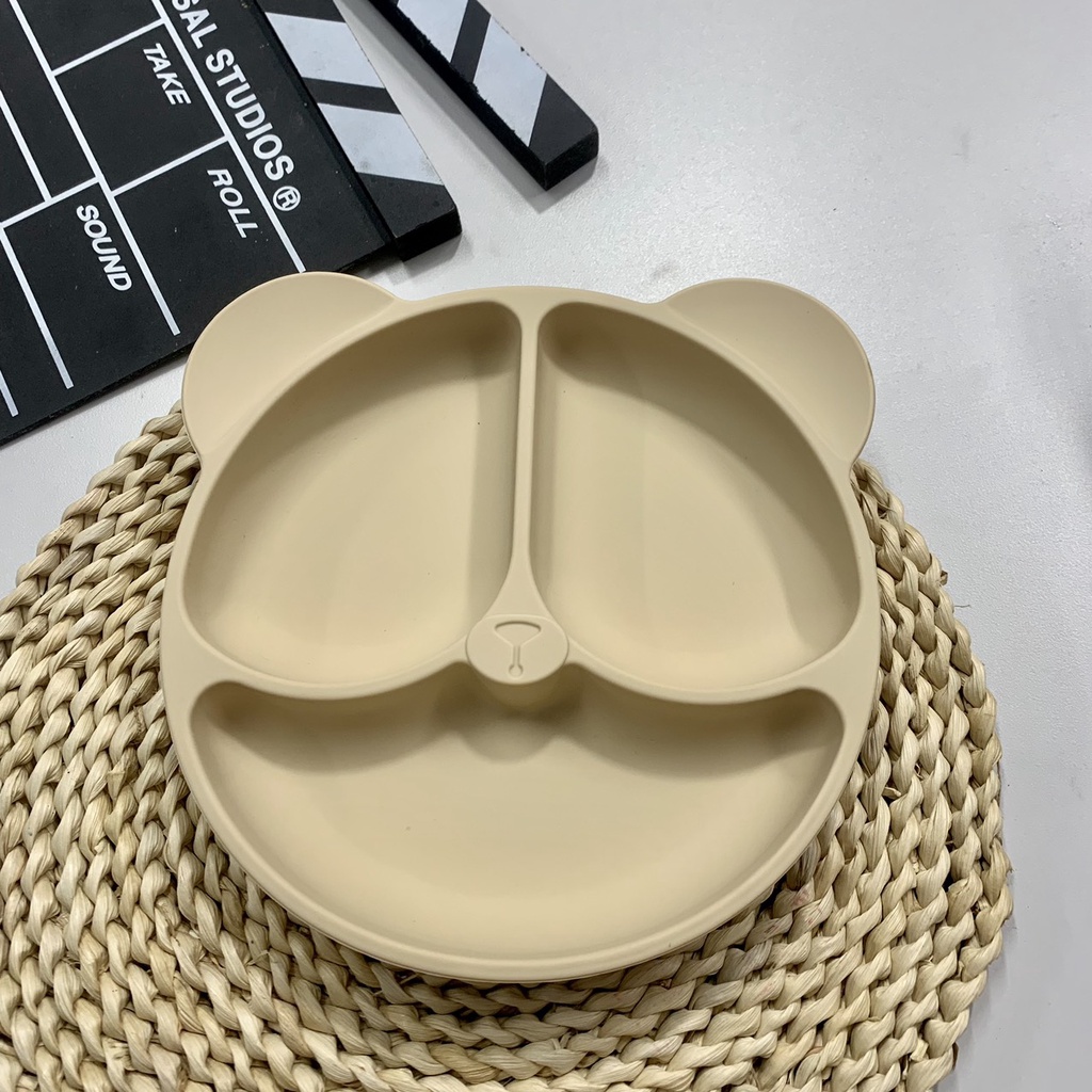 khay cho bé ăn dặm silicon cao cấp hình gấu 3 nút hít đế chân không, kích thước 19x19cm
