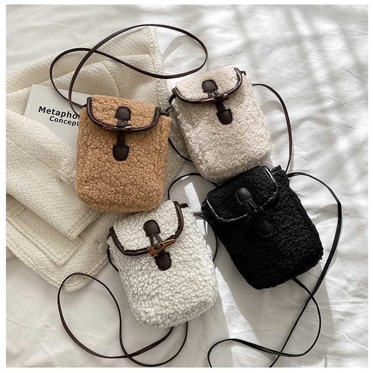 Túi đeo chéo mini messenger chất vải lông cừu, nhung bông trend 2023 |T017 | Stevenwaxer79