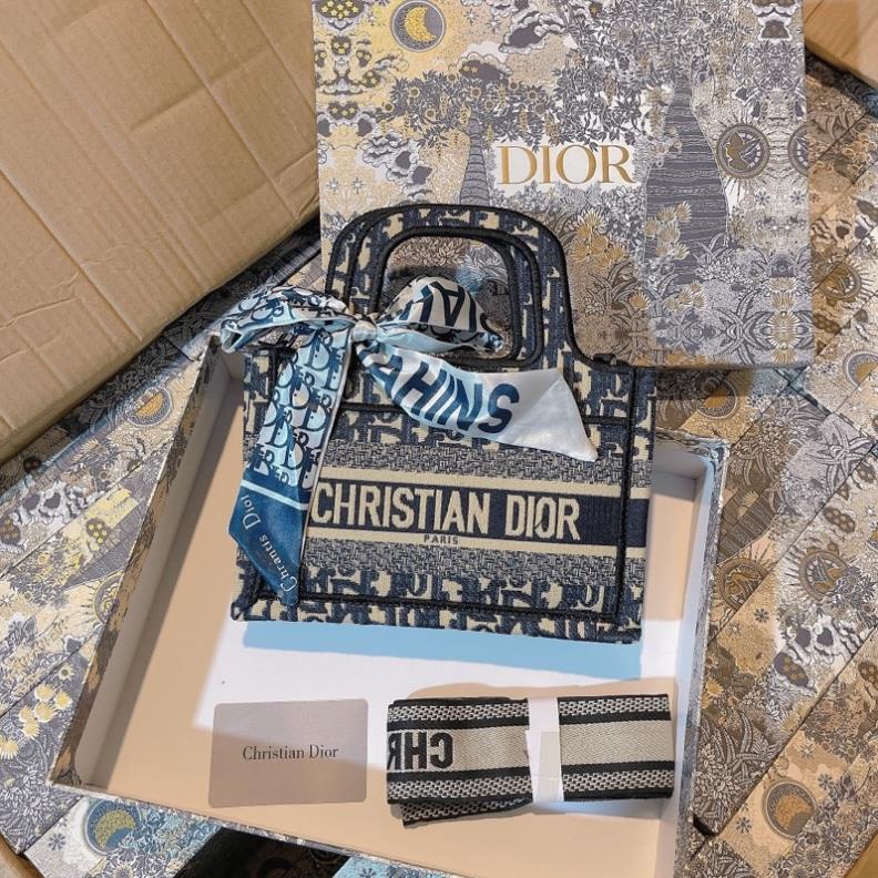 Full Box Kèm Khăn Ci Đi Quay Xách Có Kèm Dây Đeo Chéo