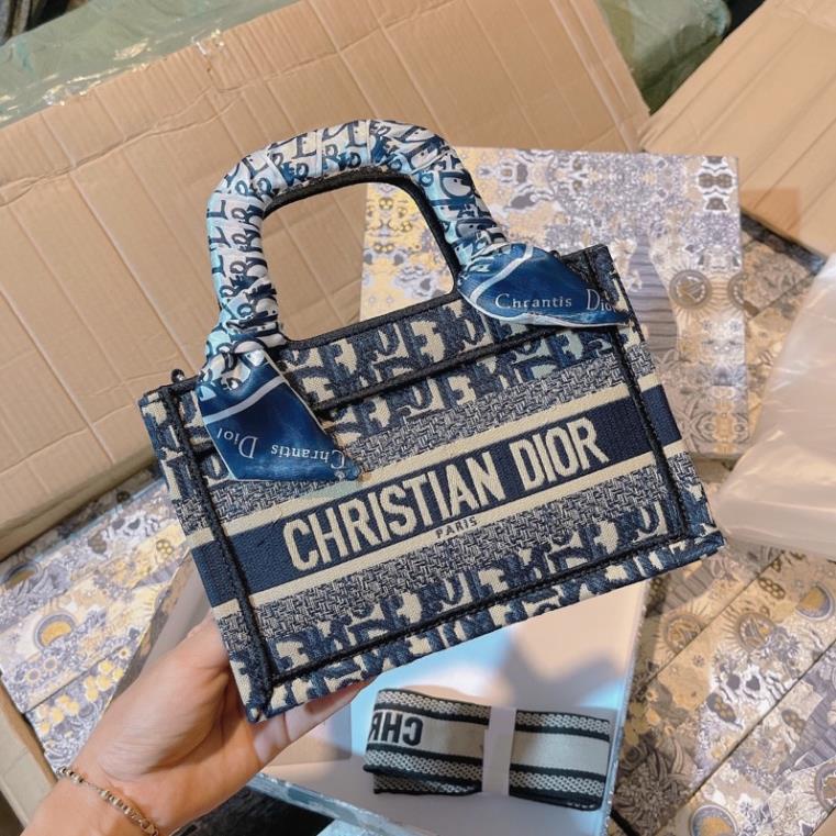Full Box Kèm Khăn Ci Đi Quay Xách Có Kèm Dây Đeo Chéo