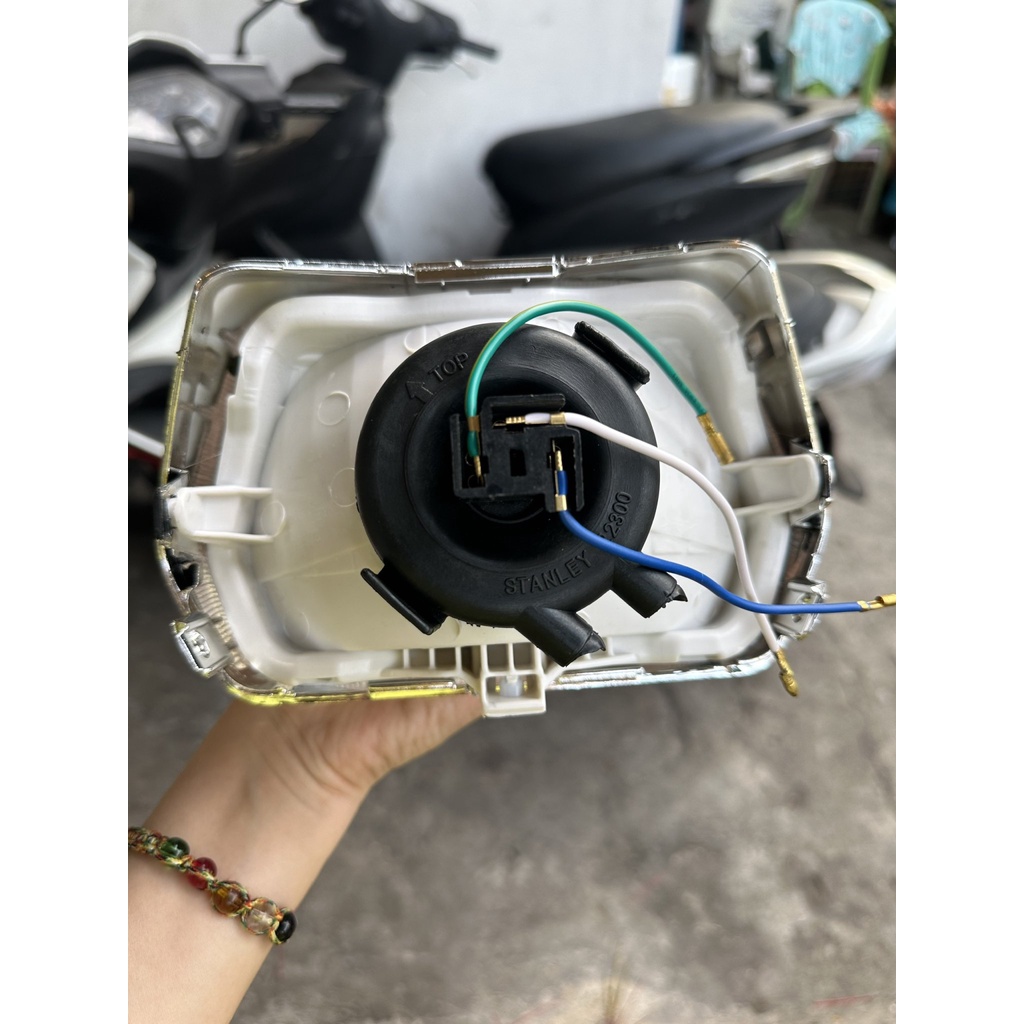 PHA ĐÈN TRƯỚC XE SUPPER DREAM LỒI
