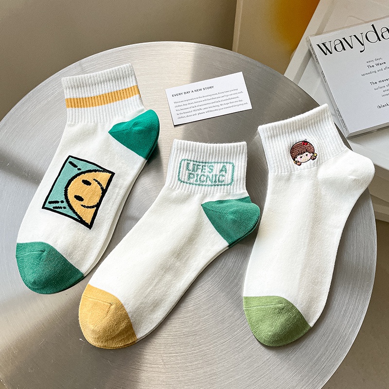 Vớ Mỏng Thoáng Khí Thêu Họa Tiết Mặt Cười Dễ Thương Cho Nữ Kafu D641