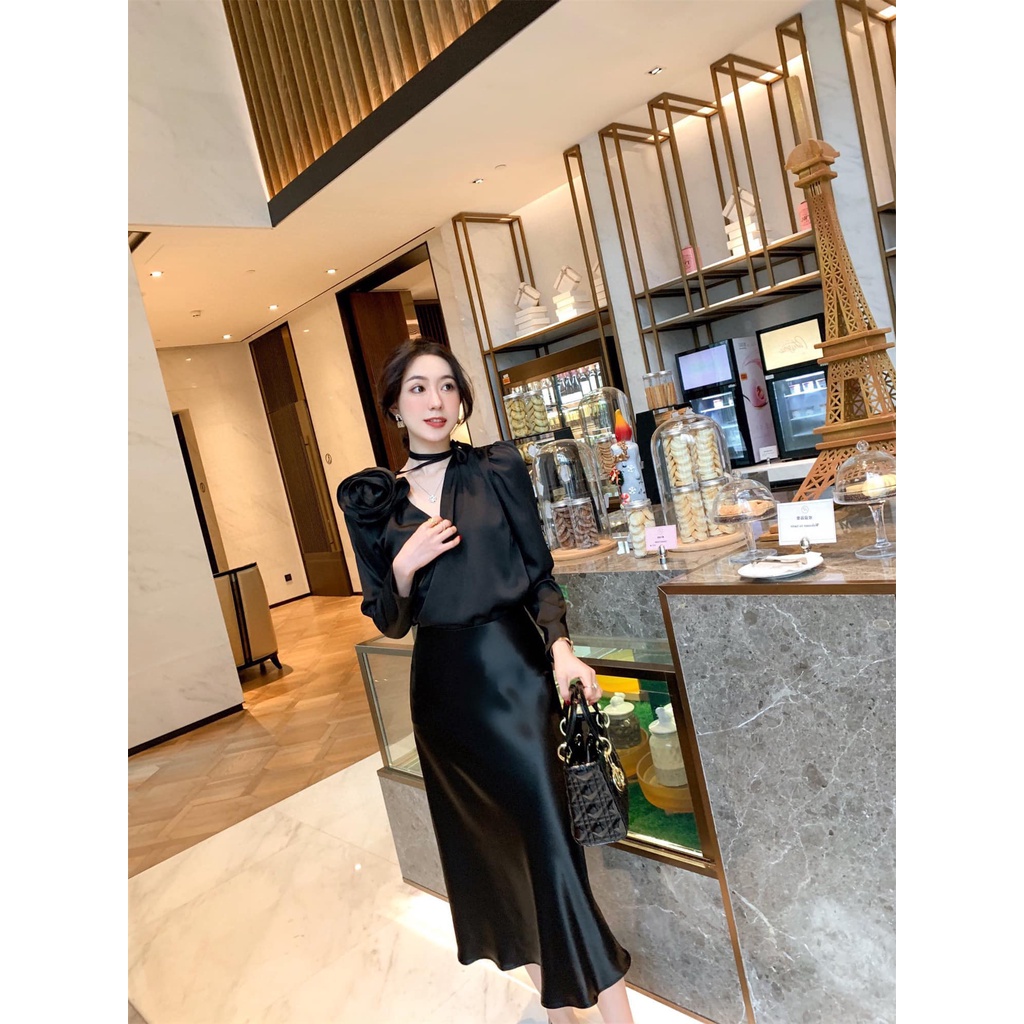 Chân Váy Lụa Đuôi Cá Và Áo Lụa Gắn Hoa Eclipse Clothing