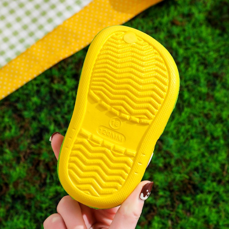Dép Sục Cho Bé Gái Bé Trai WOWKIDS, Sandal  Siêu Nhẹ Chống Trơn Trượt Tặng Kèm Sticker Đáng Yêu Cho Bé