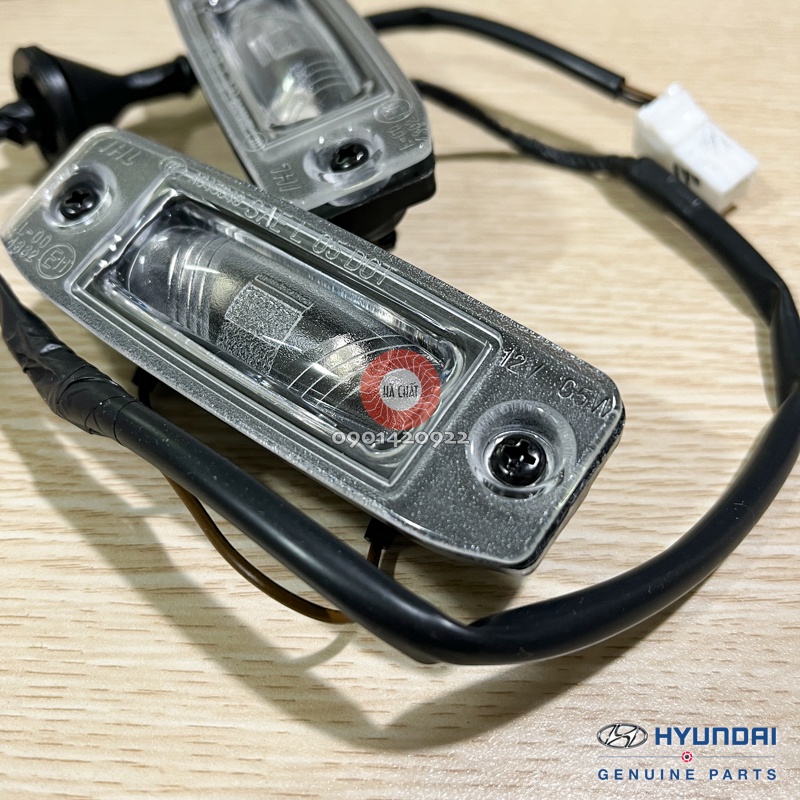 Đèn soi biển số các dòng xe HYUNDAI: Accent, Elantra, Santafe .... Nhập khẩu chính hãng HYUNDAI MOBIS Hàn Quốc