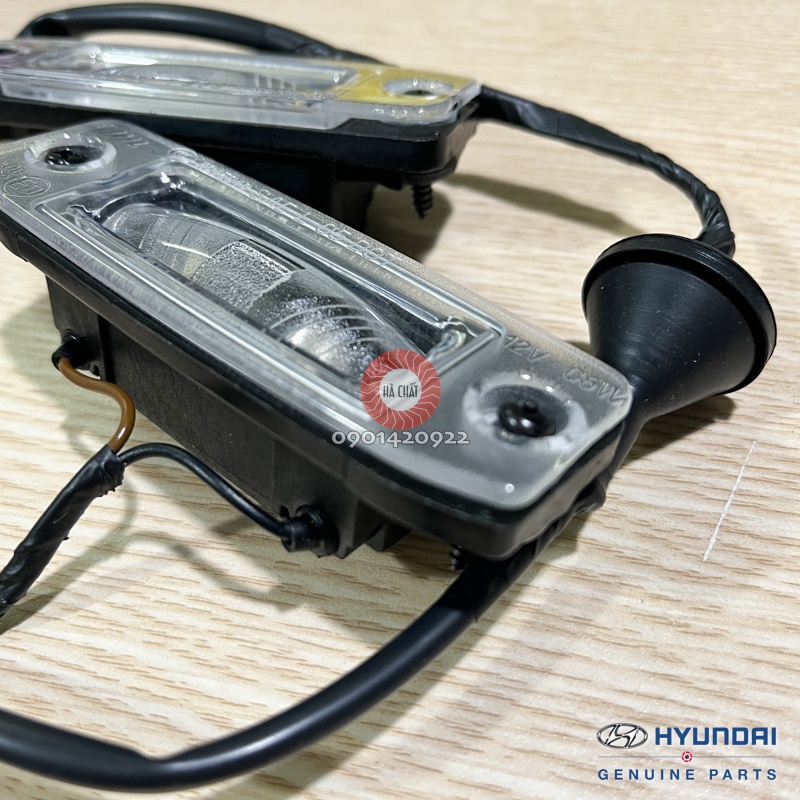 Đèn soi biển số các dòng xe HYUNDAI: Accent, Elantra, Santafe .... Nhập khẩu chính hãng HYUNDAI MOBIS Hàn Quốc