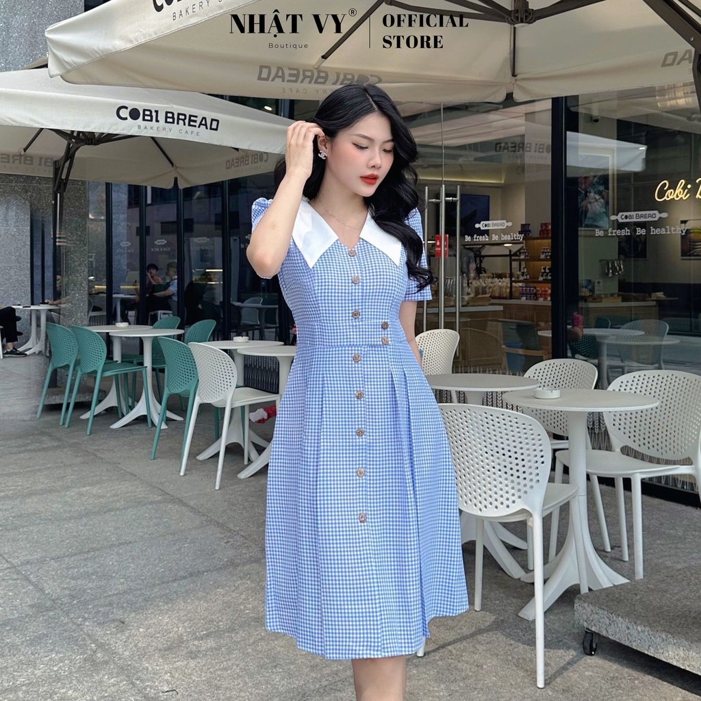 Đầm caro nhí công sở Nhật Vy cổ phối bèo trắng đính cúc dáng xoè phù hợp đi chơi dạo phố cafe - D2680