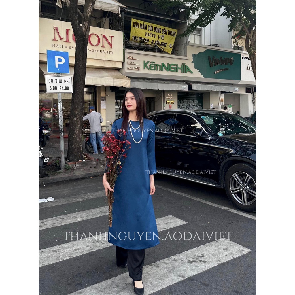 Áo dài xanh navi dáng suông truyền thống lụa Tây Thi