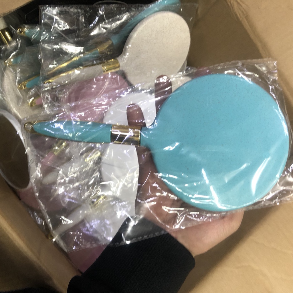 Gương cầm tay dùng trong spa và phun xăm thẩm mỹ