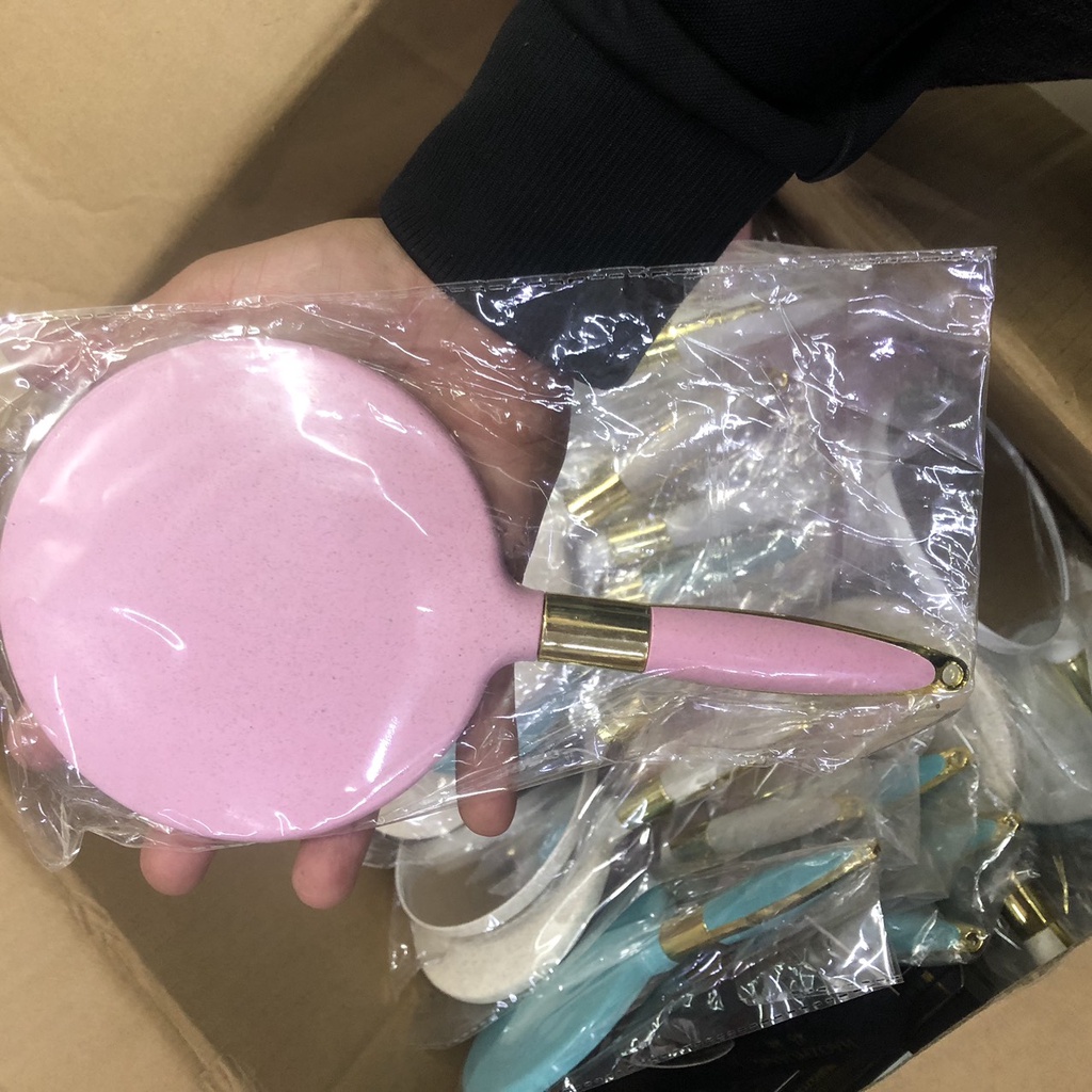 Gương cầm tay dùng trong spa và phun xăm thẩm mỹ