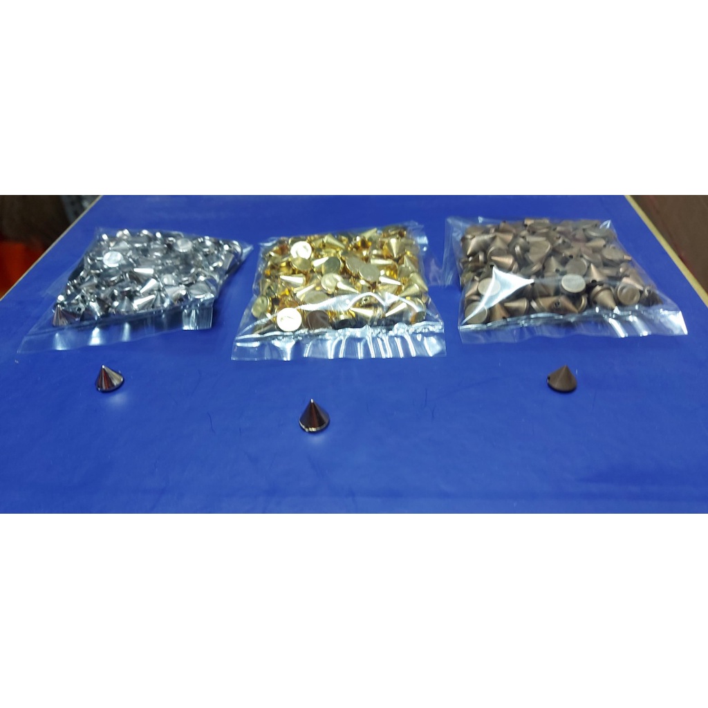 Đinh hình nón bằng nhựa kết cườm trang trí handmade đồ da, giày dép, quần áo,...